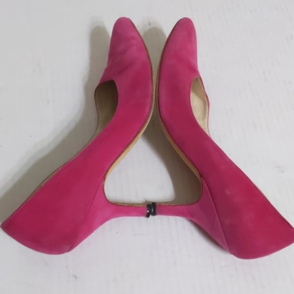 Manolo Blahnik BB 70 MM Suede Closed Toe Heels - Picture 3 of 7